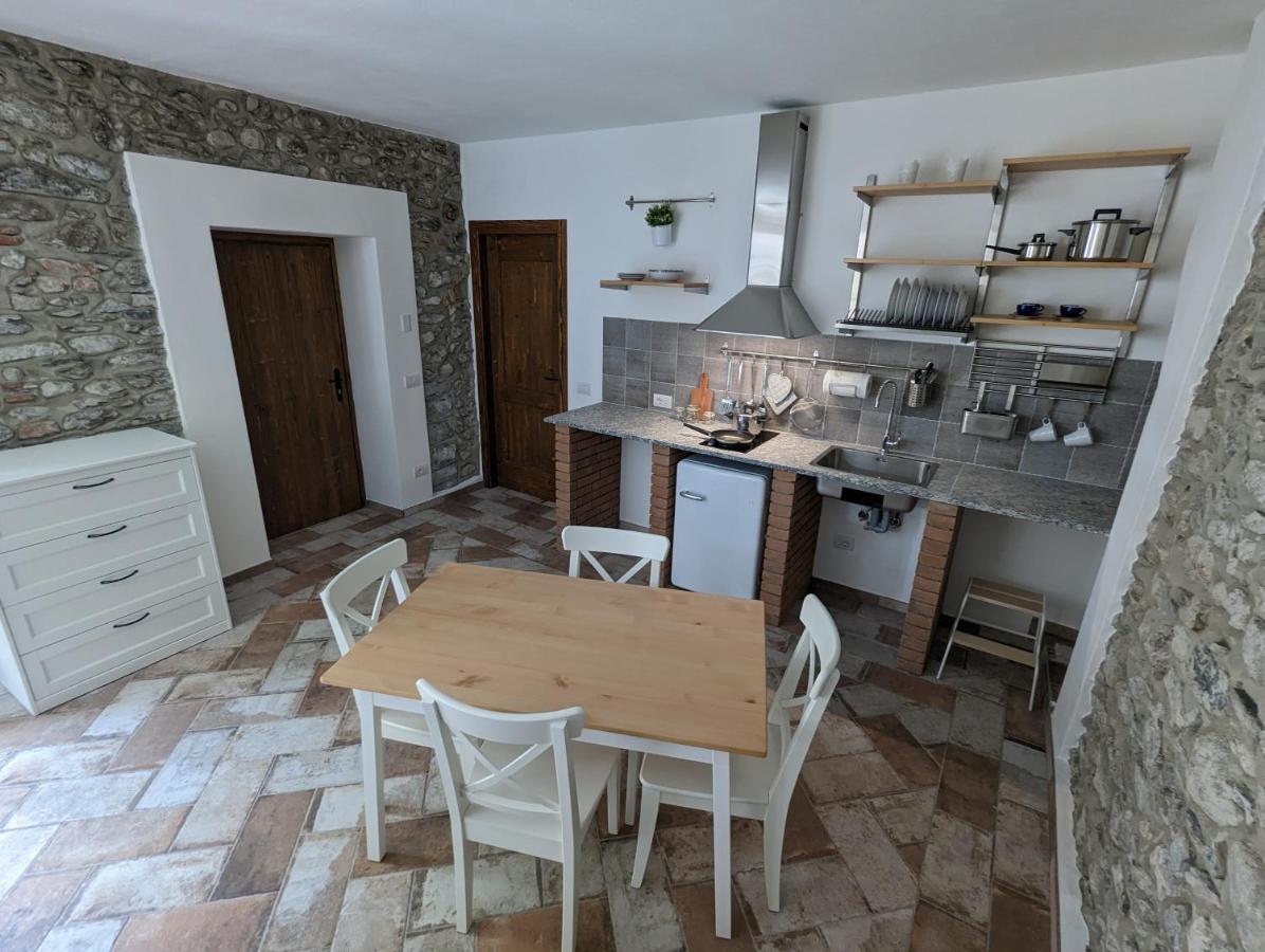 Antica Osteria Apartments Dongo Oda fotoğraf
